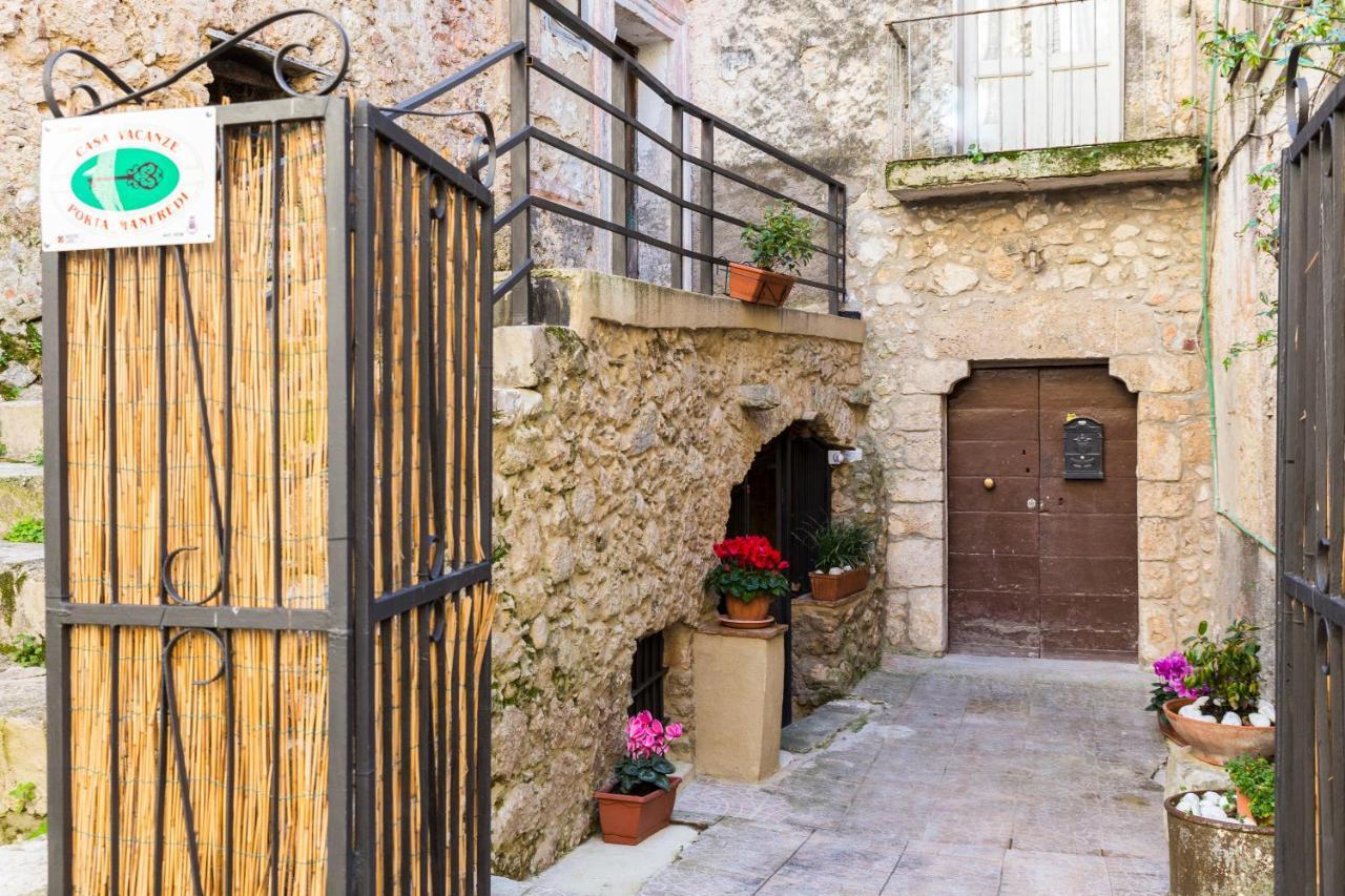 Casa Vacanze Porta Manfredi Arce Bagian luar foto